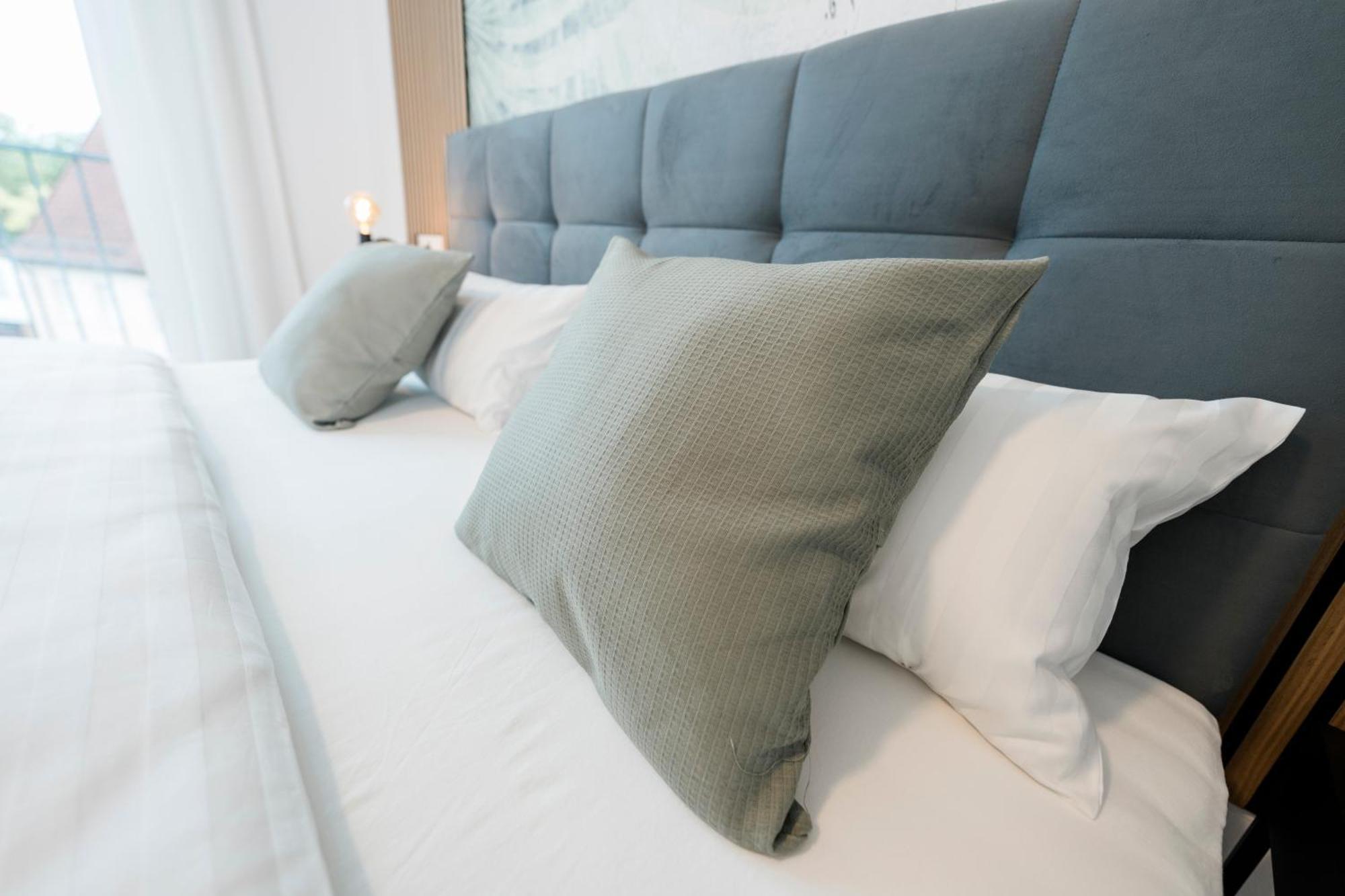 Apartment Kocasa-apartments 02, Design, City-center Boeblingen, Stellplatz, Balkon, Waipu-tv *